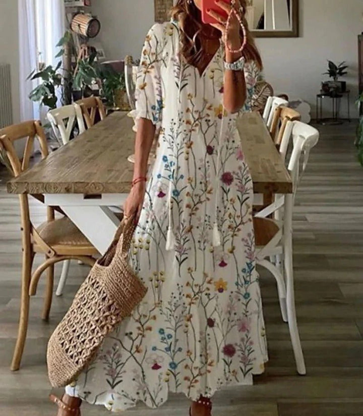 Figure - Flattering Boho Maxi Dress - LXNDON