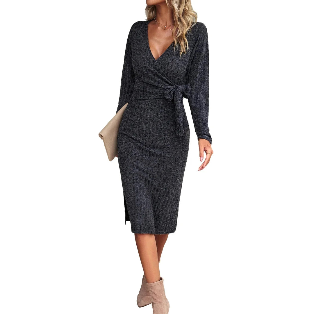 Naomi | Curve - Hugging Knit Dress - LXNDON