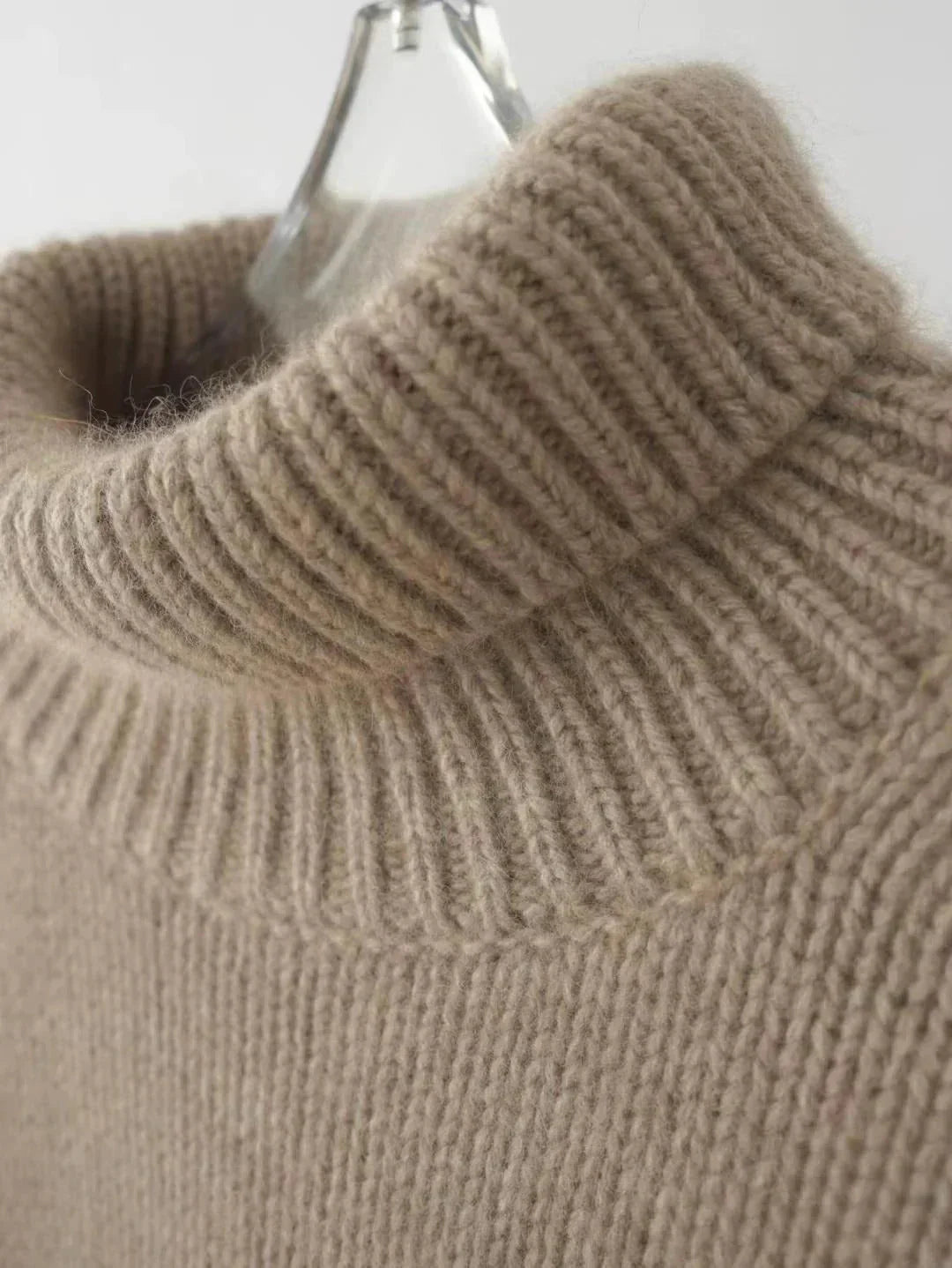 Nolene | Minimalist High - Neck Sweater - LXNDON